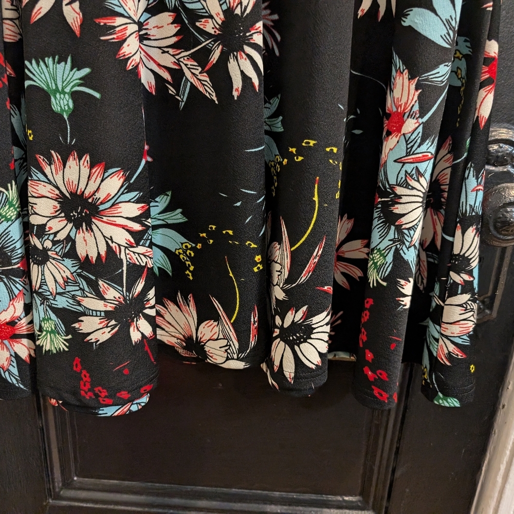 Ihot dress black flowers - Picture 10 of 16